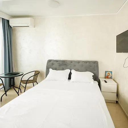 Deluxe Astoria *