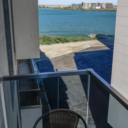 Deluxe Astoria Apartment